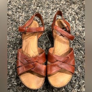 Born Leather Brown Comfort Sandals